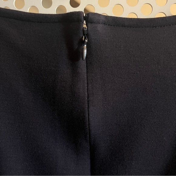 Ann Taylor Boat Neck Short sleeve Hip Length top Size XS in Black - Picture 5 of 10